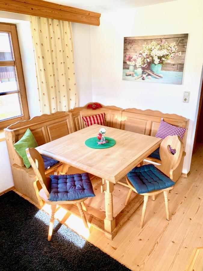 Appartement Gutshof Zum Schluxen à Pinswang Extérieur photo