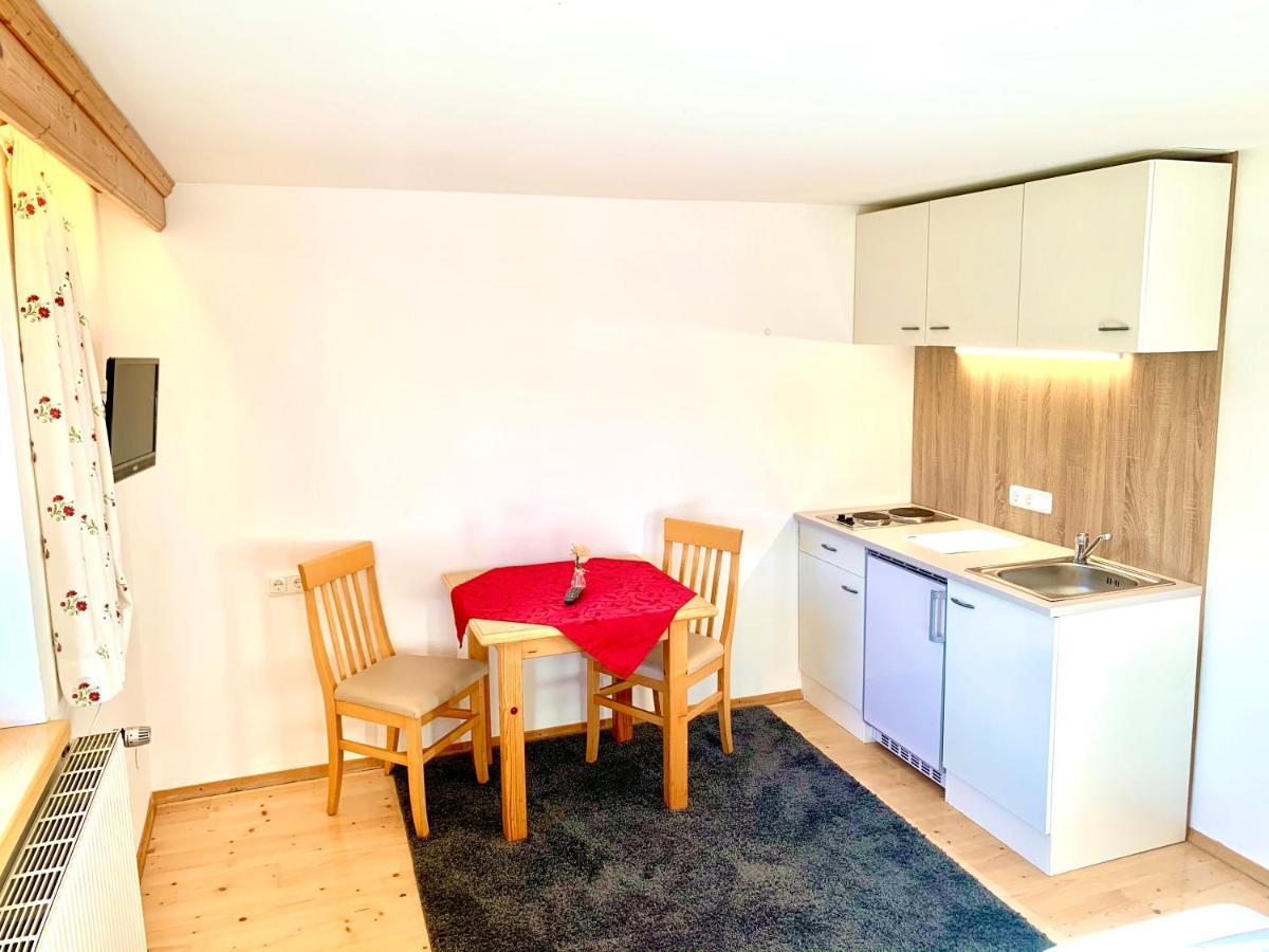 Appartement Gutshof Zum Schluxen à Pinswang Extérieur photo