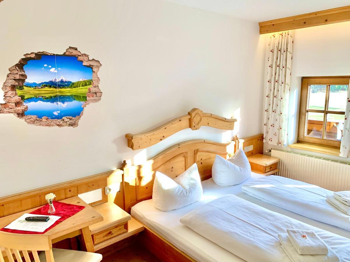 Appartement Gutshof Zum Schluxen à Pinswang Extérieur photo