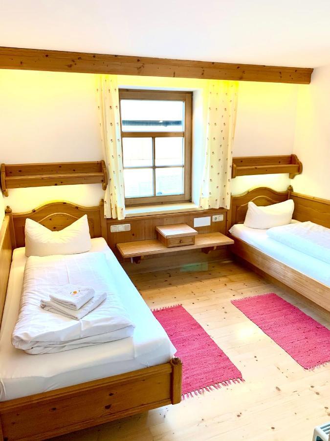 Appartement Gutshof Zum Schluxen à Pinswang Extérieur photo