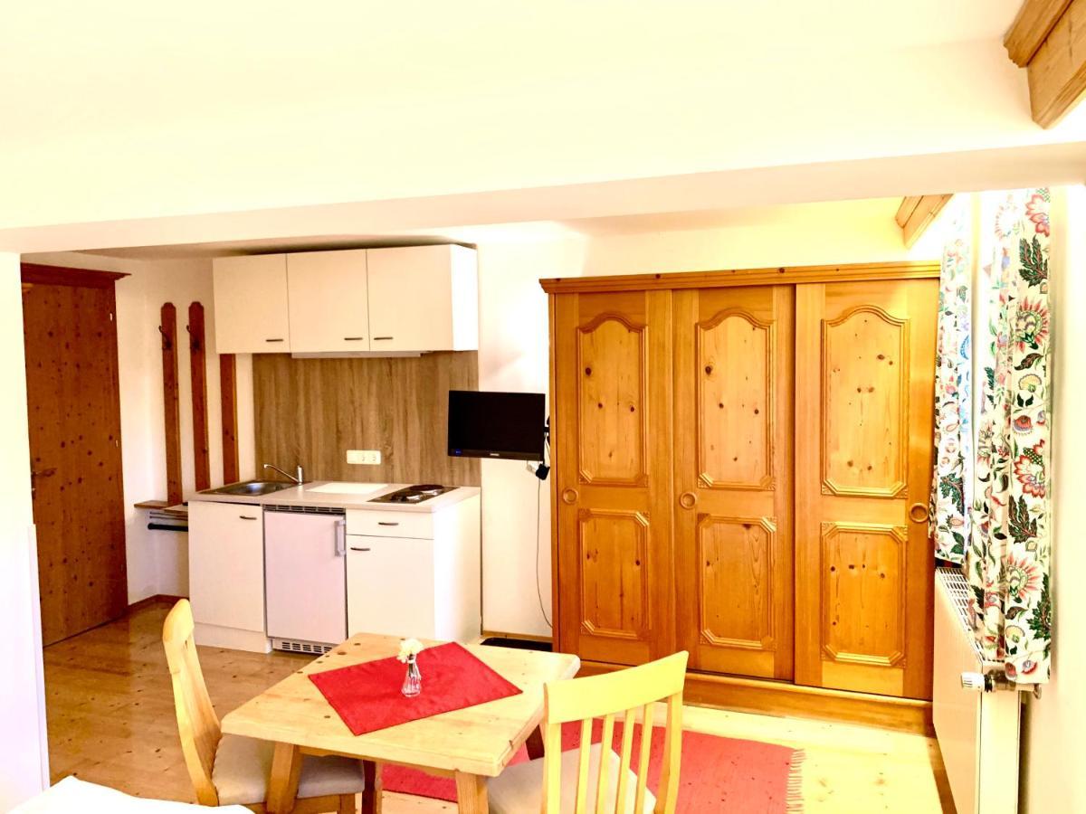 Appartement Gutshof Zum Schluxen à Pinswang Extérieur photo