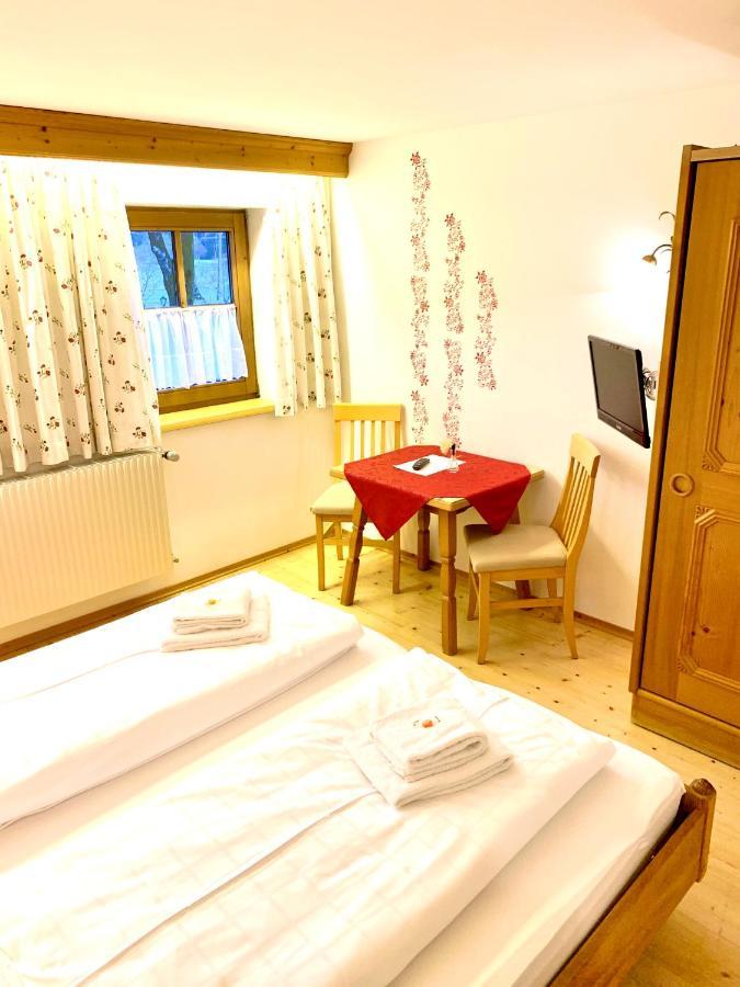 Appartement Gutshof Zum Schluxen à Pinswang Extérieur photo